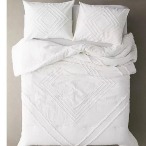 Etsy Queen Duvet Cover and Pillow Shams. UNUSED/NEW